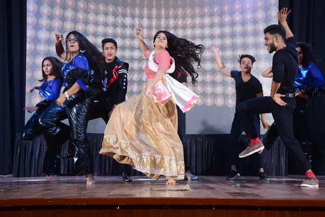 Srushti Shahs Dance